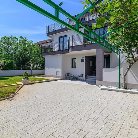 Amazing In With Kitchen